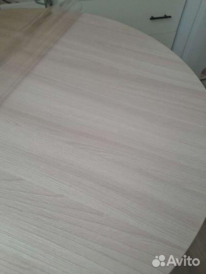 Кухонный стол