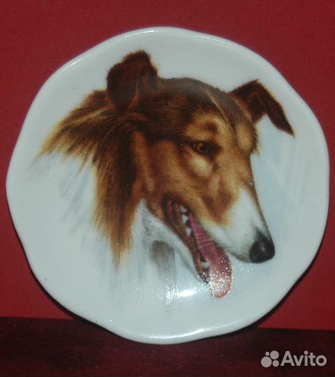 Фарфоровая мини тарелка, d5 см. Собака