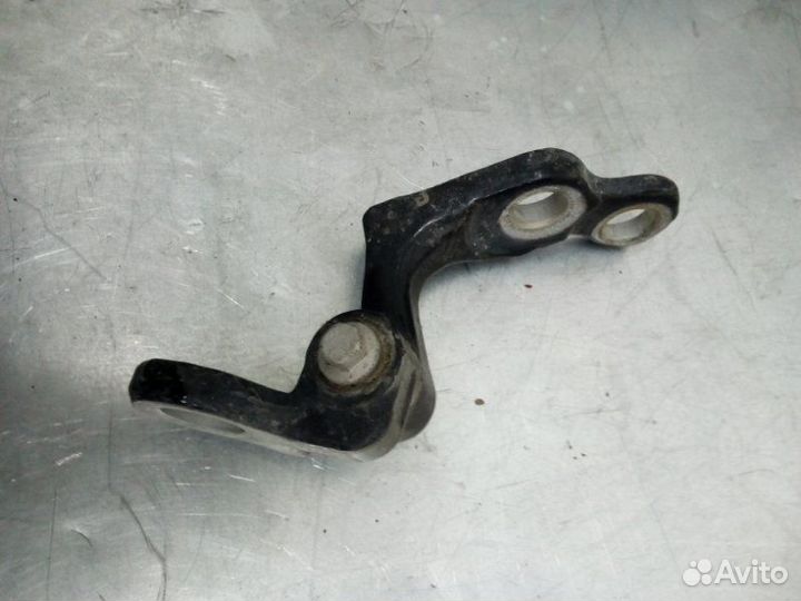 Петля двери передняя правая Ford Focus 2 хэтчбек