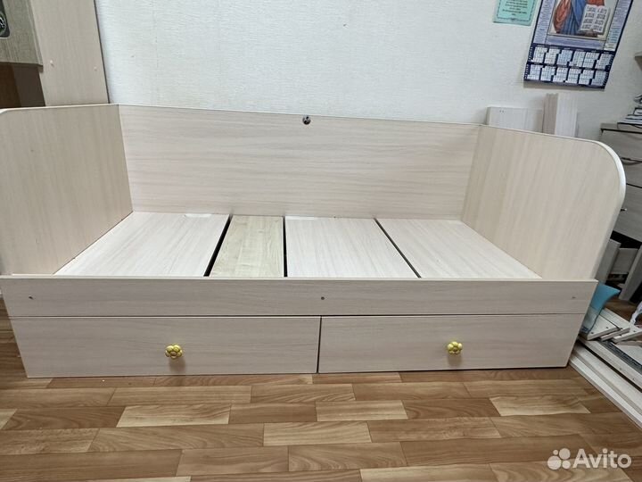 Продам детскую кровать и шкаф-горка