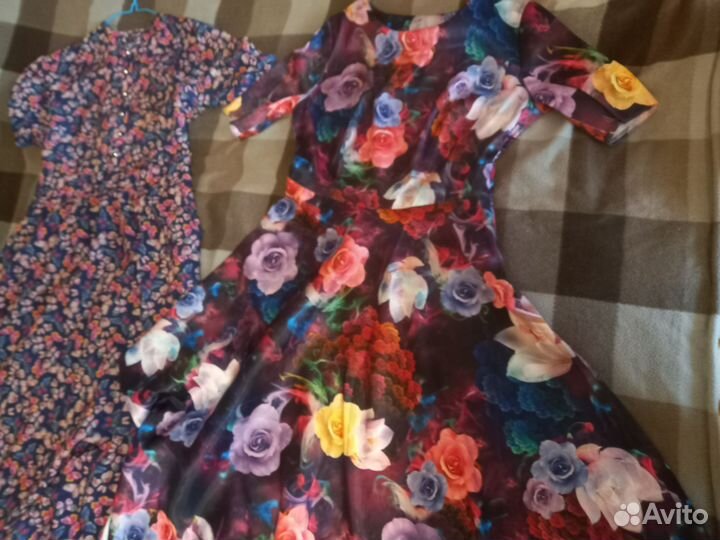 Продам 4 платья,в отличном состоянии