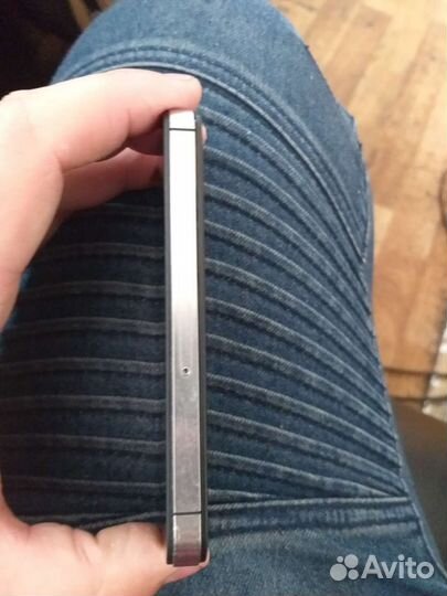 Продаю Apple iPhone 64 gb в хорошем состоянии