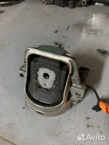 Опора двигателя Audi A4 94-01 / A6 97-05 (Справа)