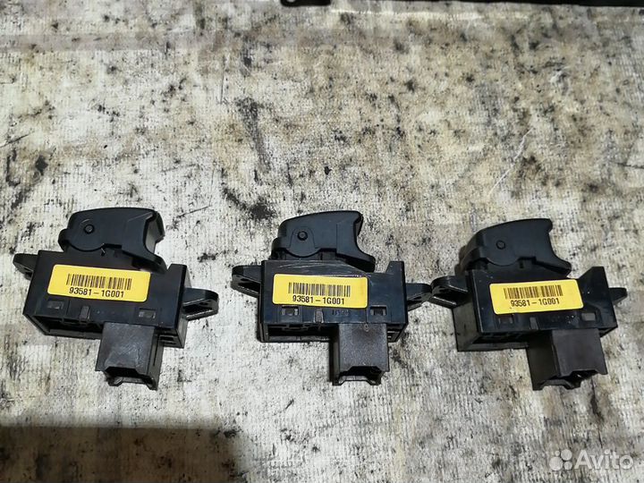 Блок кнопок стеклоподъемников Kia Rio 2