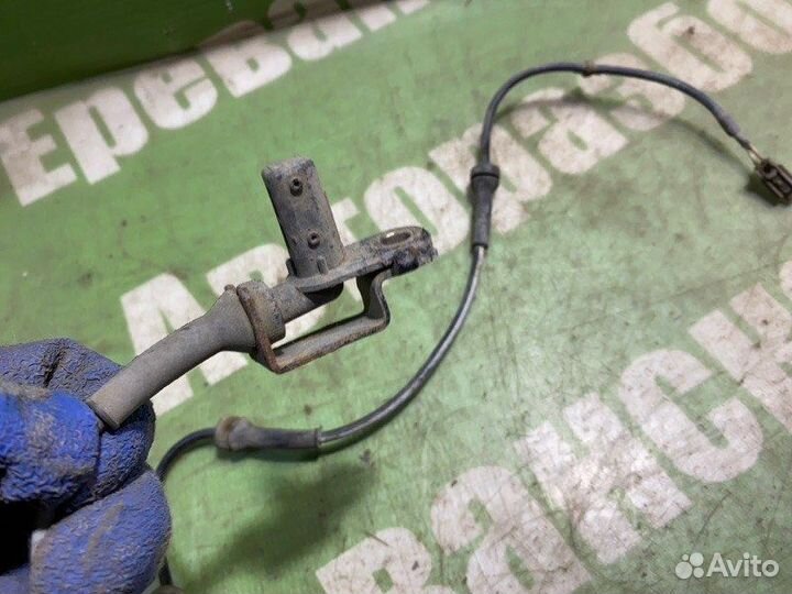 Датчик ABS передний правый Infiniti G35 V35 VQ35DE