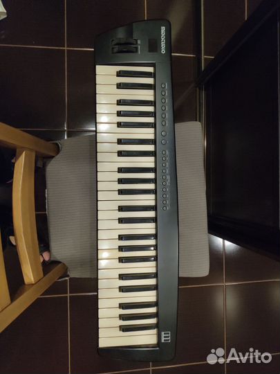 Midi клавиатура Miditech