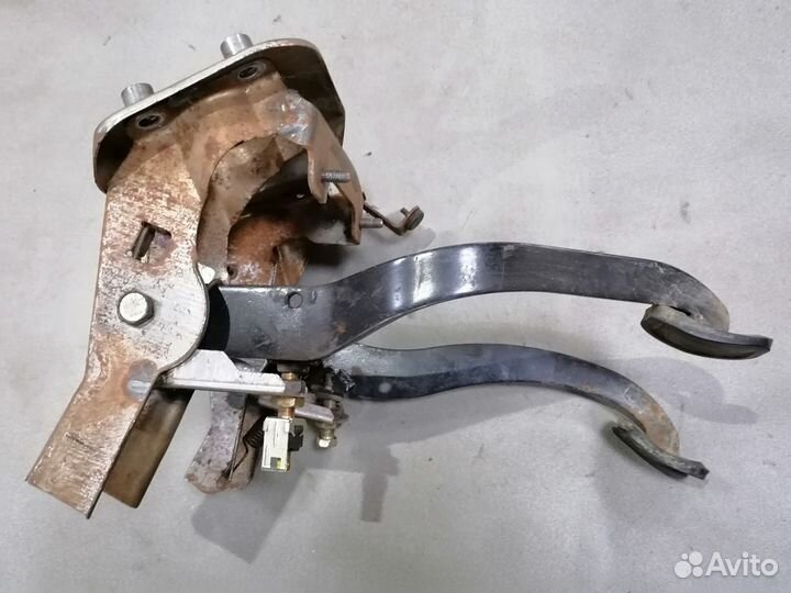 Педальный узел Kia Shuma Sephia/Shuma 1996-2001