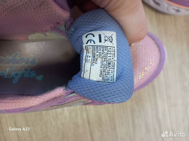 Кроссовки для девочки 28.5