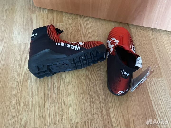 Лыжные ботинки