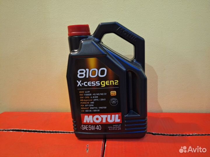 Моторное масло 4л motul 5W40 8100