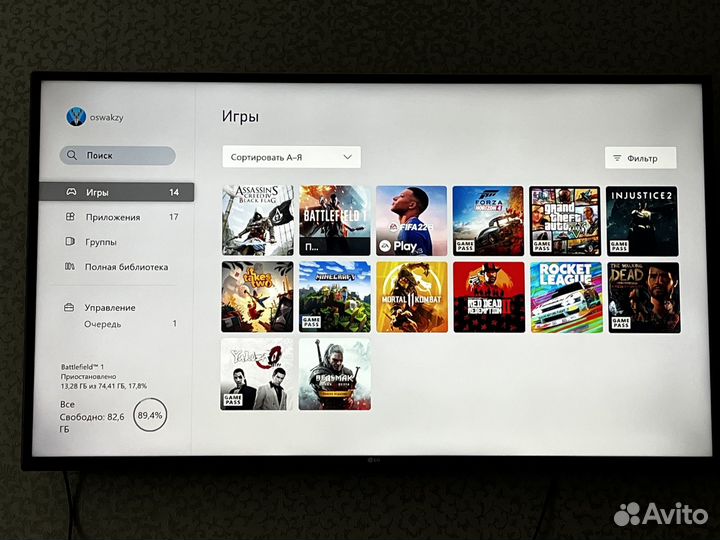 Xbox One S 1tb 2 геймпада + игры