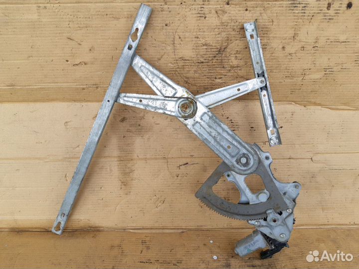 Стеклоподьемник передний Волга Сайбер