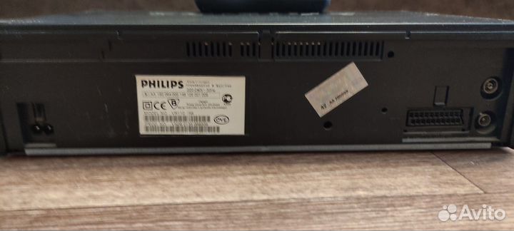 Видеомагнитофон Philips (VHS)