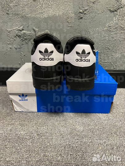Adidas superstar black