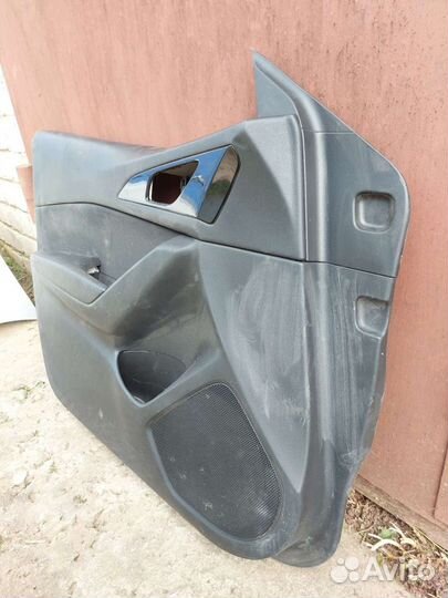 Обшивка двери Mazda 3