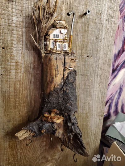 Ключница настенная из дерева