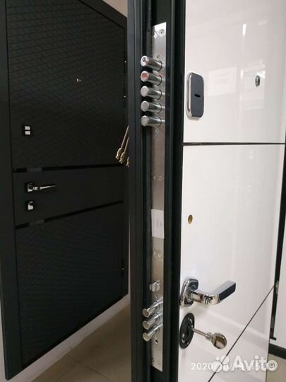 Входная дверь