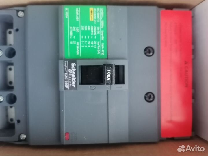 Автоматический выключатель 100 А. schneider