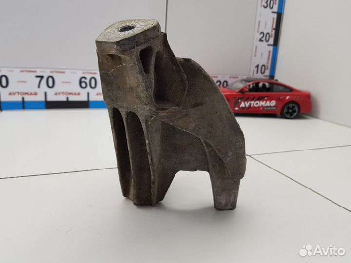 Кронштейн опоры двигателя левый (Audi A4, Audi Q5)