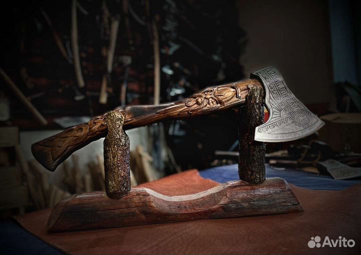 Кованый топор ручной работы