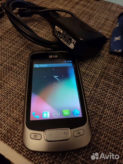 Телефон lg