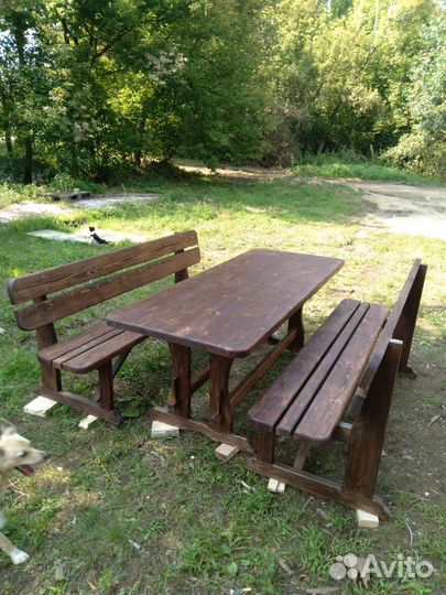 Стол и лавки деревянные