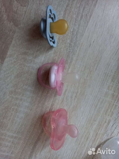 Пустышки 0-6 мес Bibs, Phillips, Chicco как новые