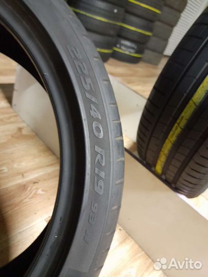 Pirelli P Zero 225/40 R19 93W