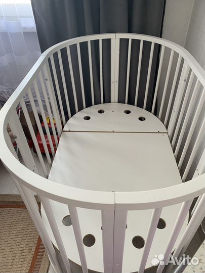 Детская кровать трансформер овальная с маятнико