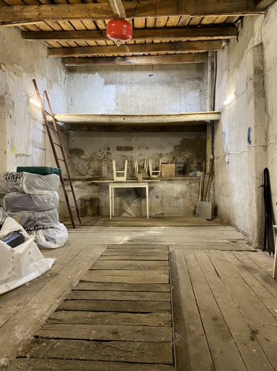 Гараж, > 30 м²