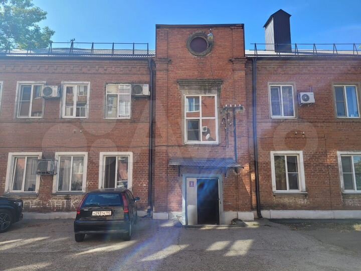 Комната 10,5 м² в 1-к., 1/2 эт.