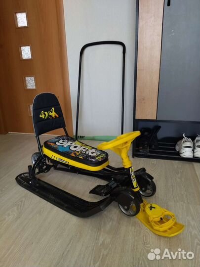 Детский снегокат со спинкой