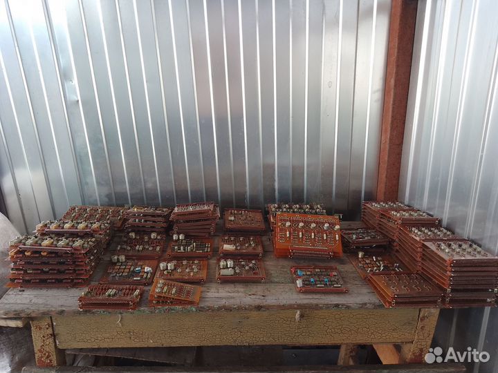 Радиодетали и платы с микросхемами СССР