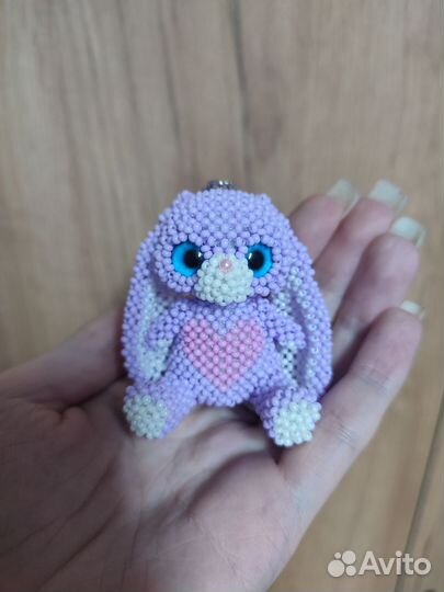 Амигуруми из бисера зайчик