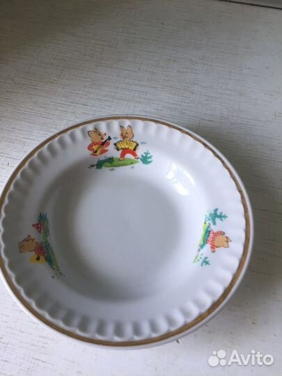 Тарелки, бокалы и чайные пары