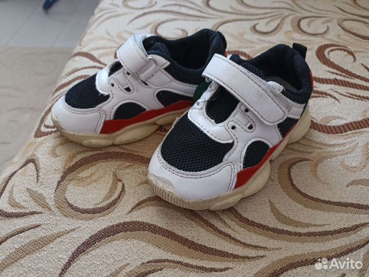 Детская одежда и кроссовки