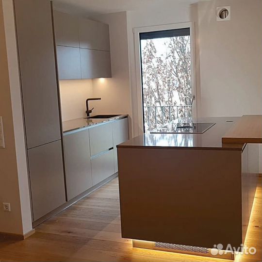 Кухня разные цвета фасадов