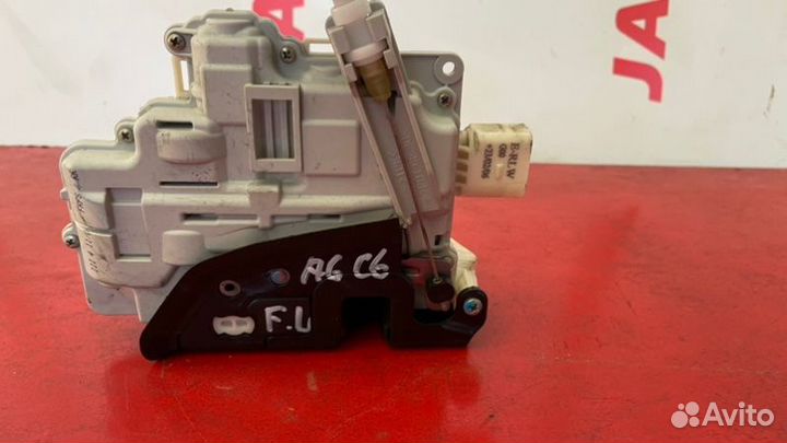 Замок двери передний левый Audi A6 C6 BDW 2.4