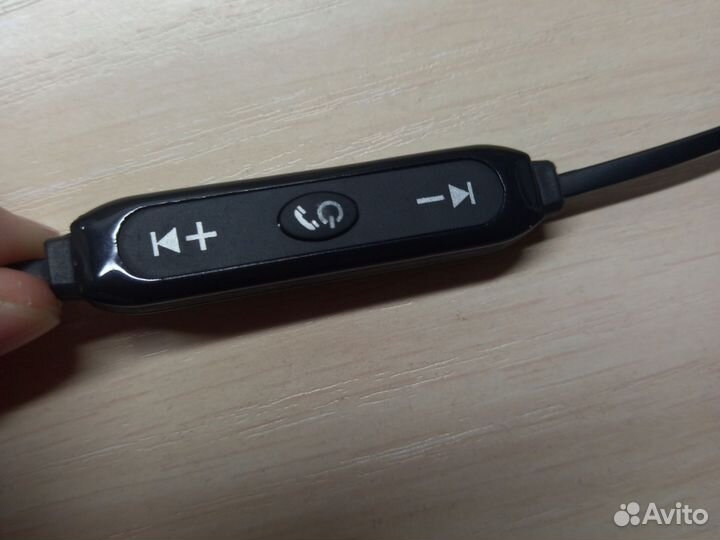 Беспроводные наушники