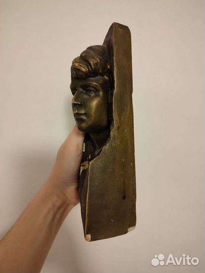 Бюст Есенина