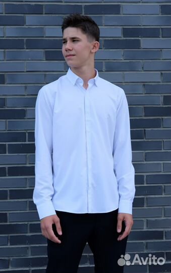 Школьная рубашка на мальчика новая