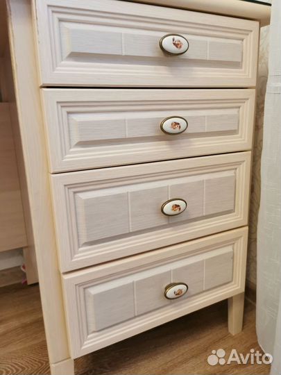 Детская стенка с кроватью и письменным столом