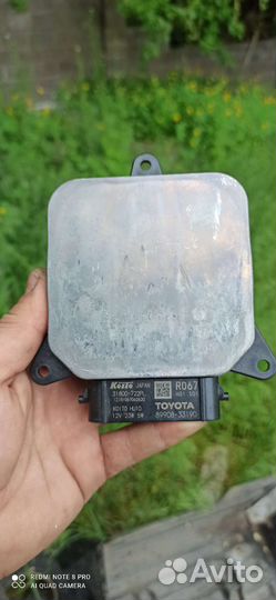 Блок управления правой фары Toyota Camry 17