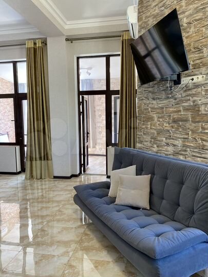 2-к. квартира, 110 м², 1/10 эт.