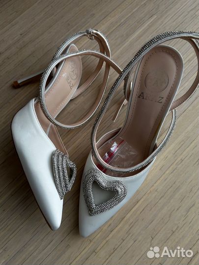 Босоножки туфли со стразами