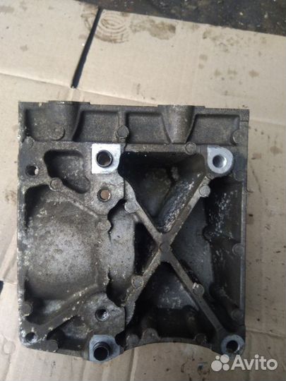 Кранштейн кондиционера Форд Фокус 2 1.6