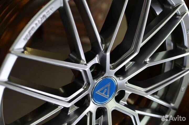 Литой диск vorsteiner R17 5x112