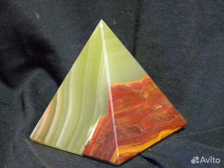 Фигуры из оникса