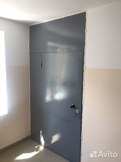 Дверь металлическая/тамбурная перегородка