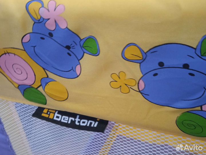 Манеж детский складной